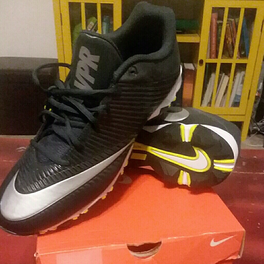 Men's Nike Vapor Shark 2 football cleats